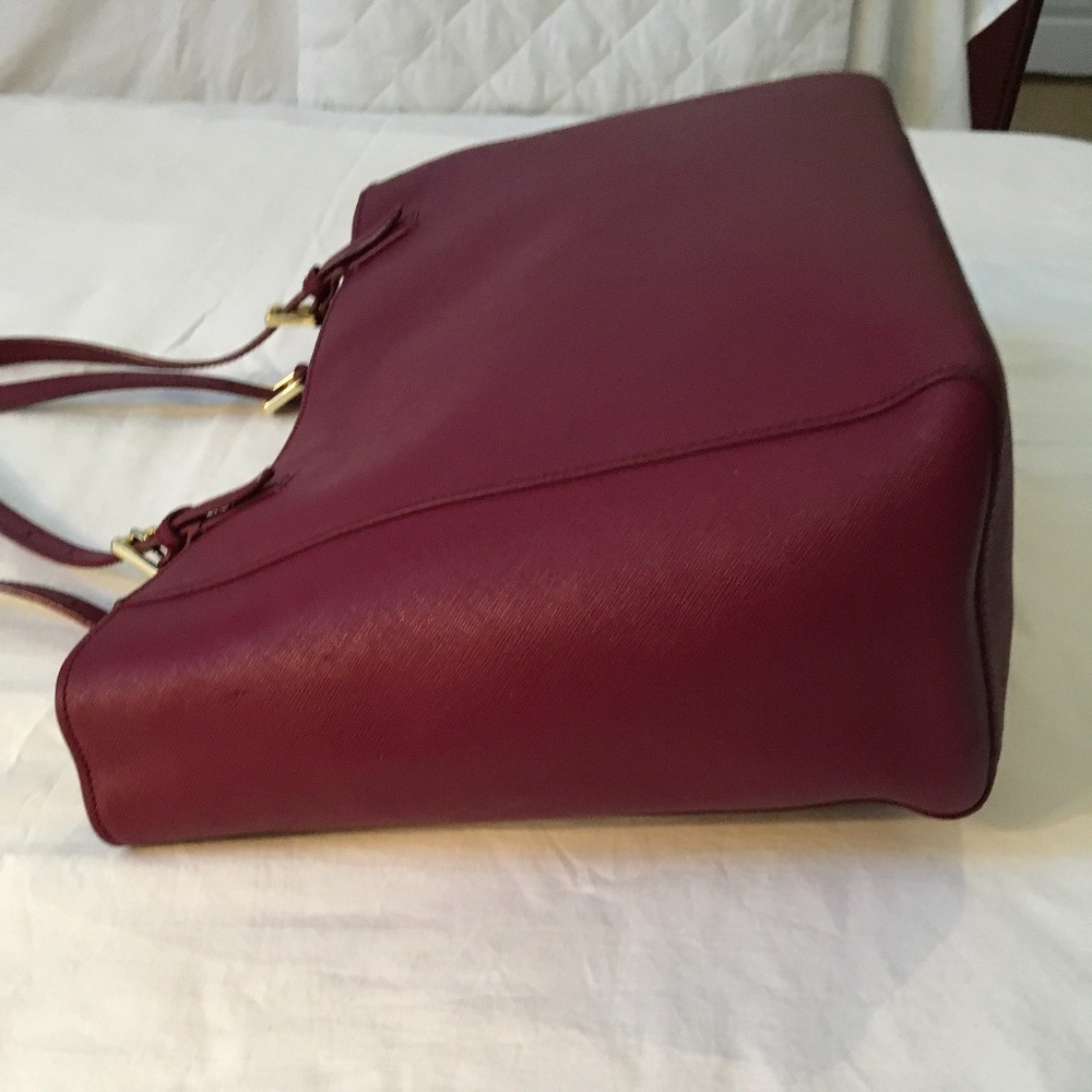 TORY BURCH Large York Tote Burgundy - Picture 4 of 15